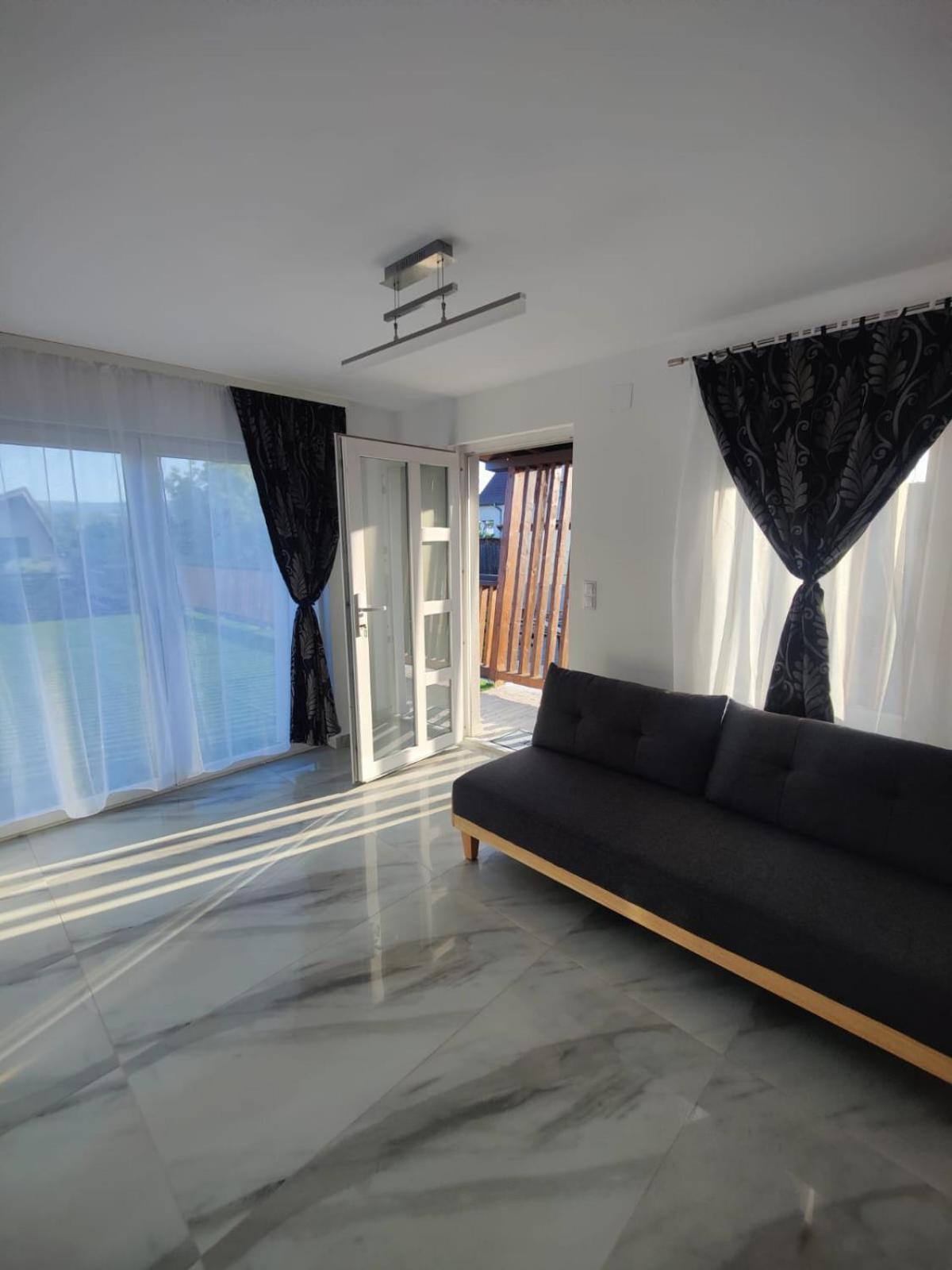 Luxus Cluj Airport Apartments 外观 照片