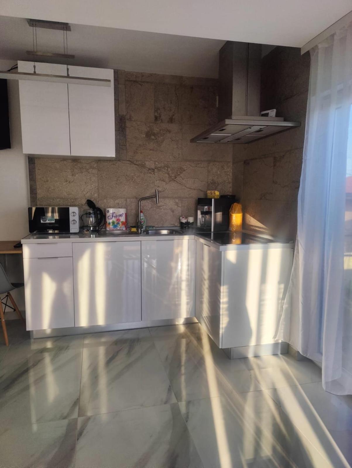 Luxus Cluj Airport Apartments 外观 照片