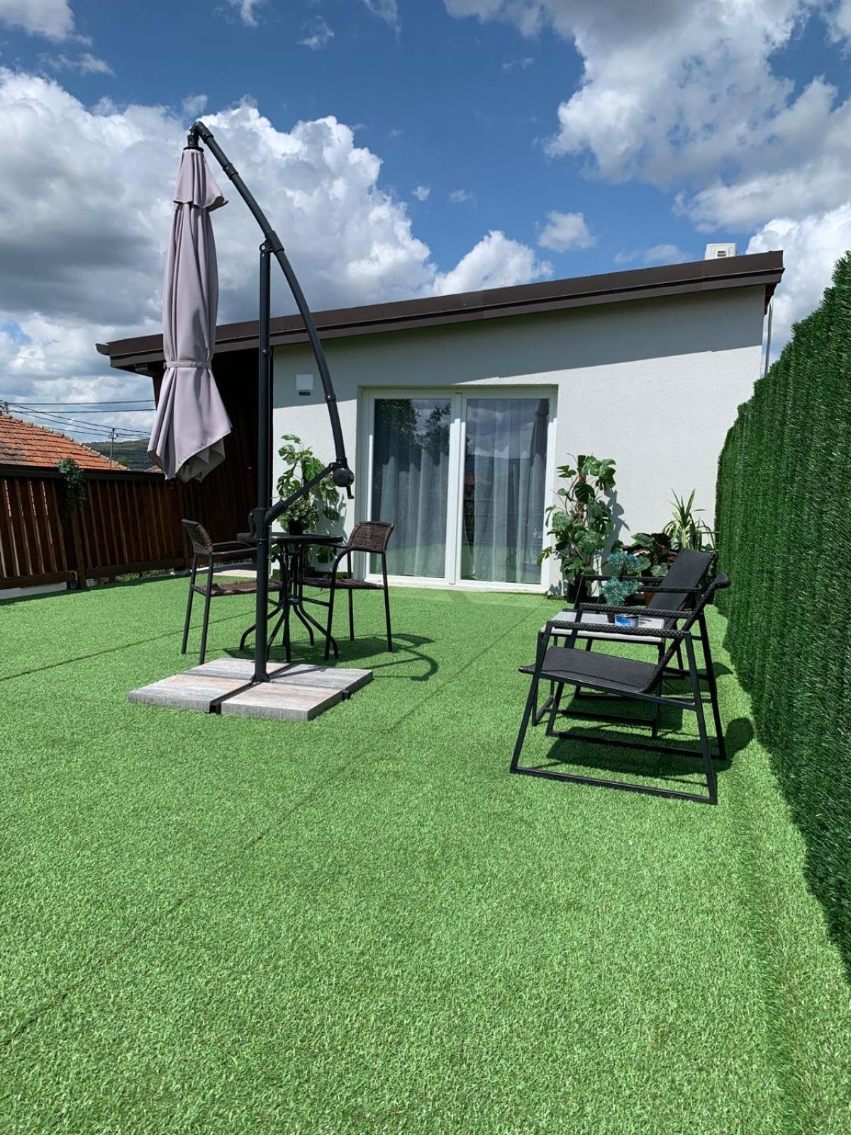 Luxus Cluj Airport Apartments 外观 照片