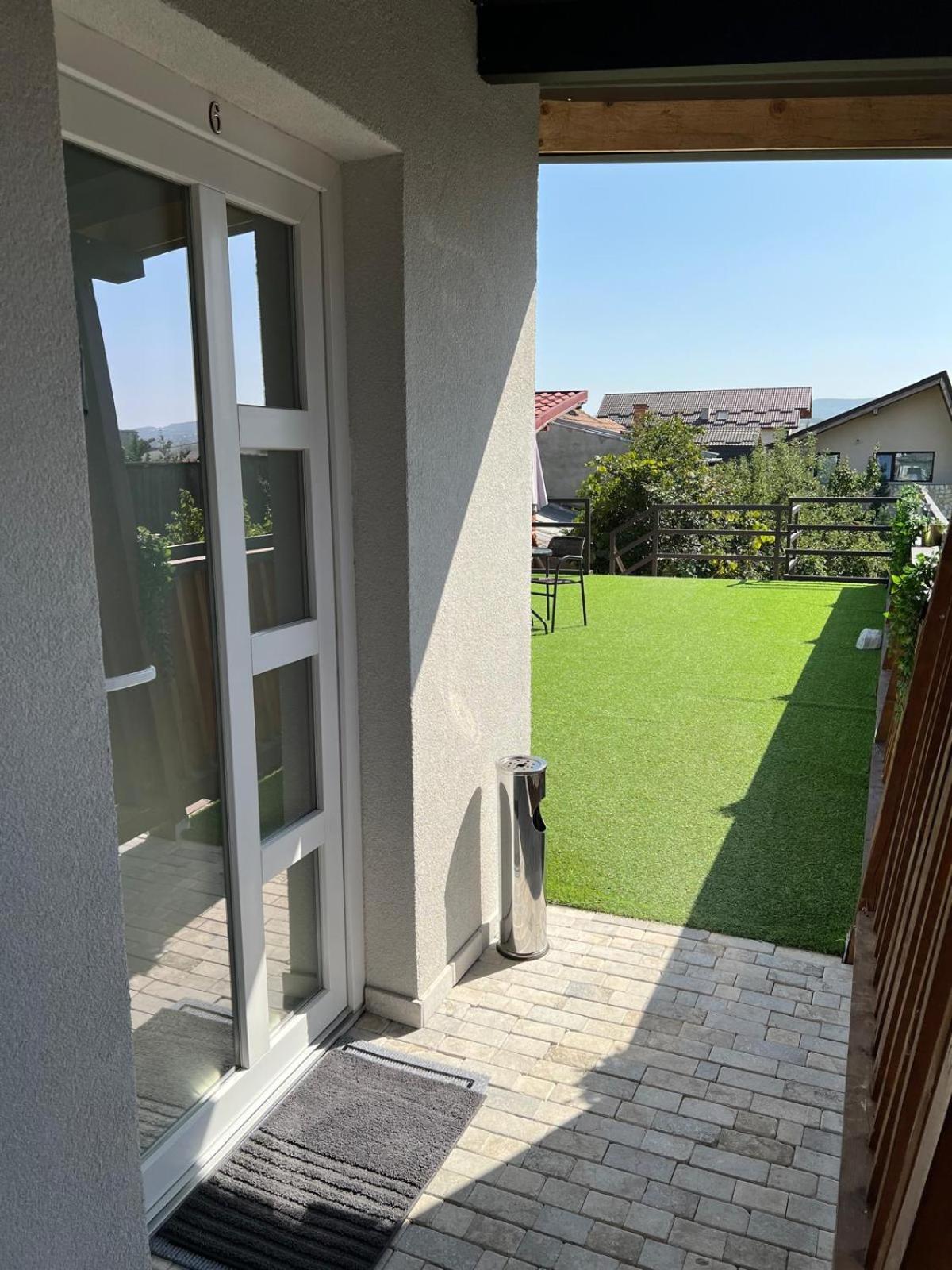 Luxus Cluj Airport Apartments 外观 照片
