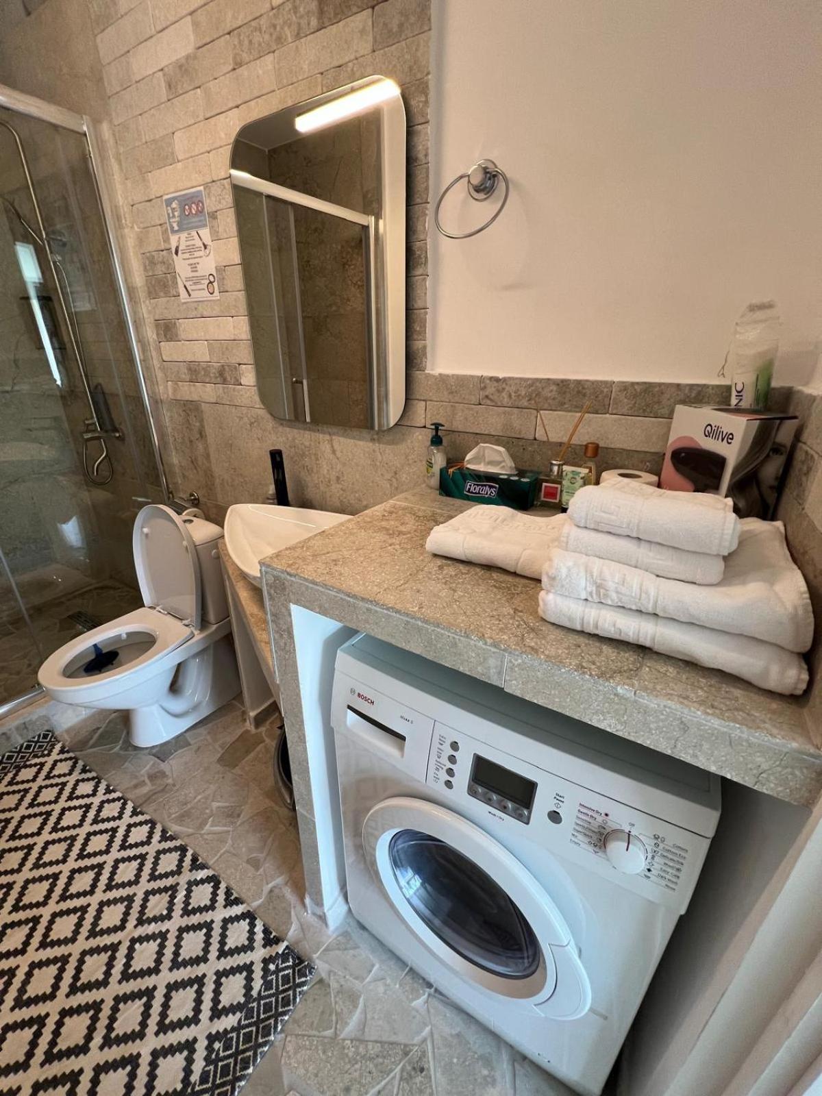 Luxus Cluj Airport Apartments 外观 照片