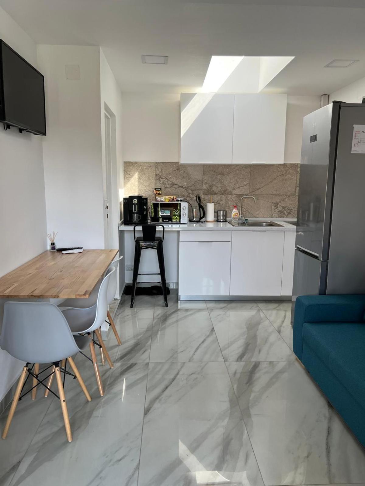 Luxus Cluj Airport Apartments 外观 照片