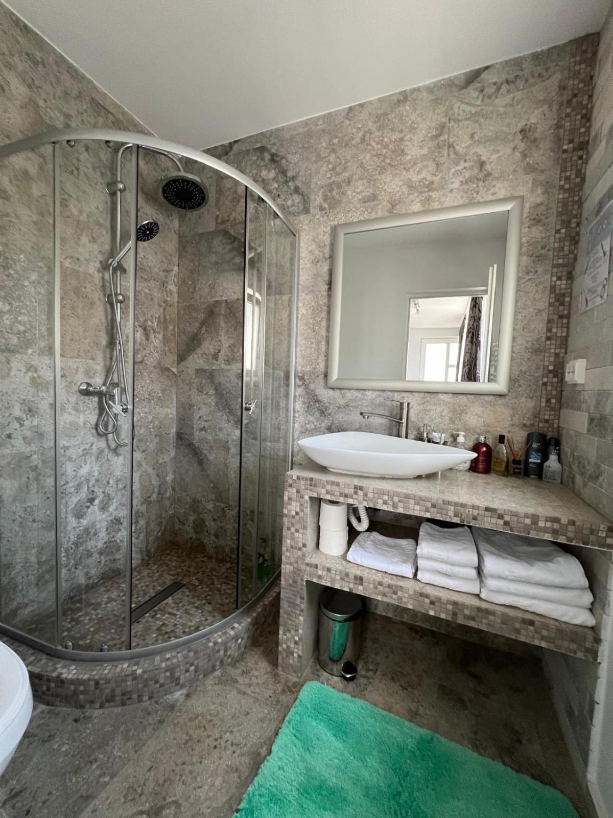 Luxus Cluj Airport Apartments 外观 照片