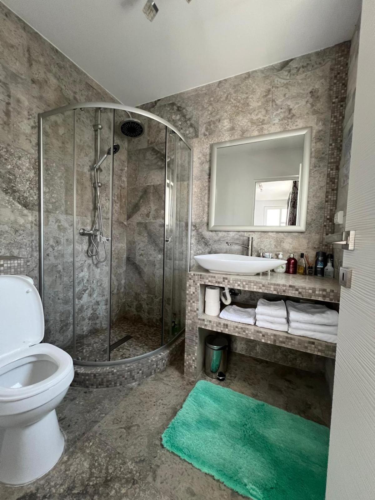 Luxus Cluj Airport Apartments 外观 照片