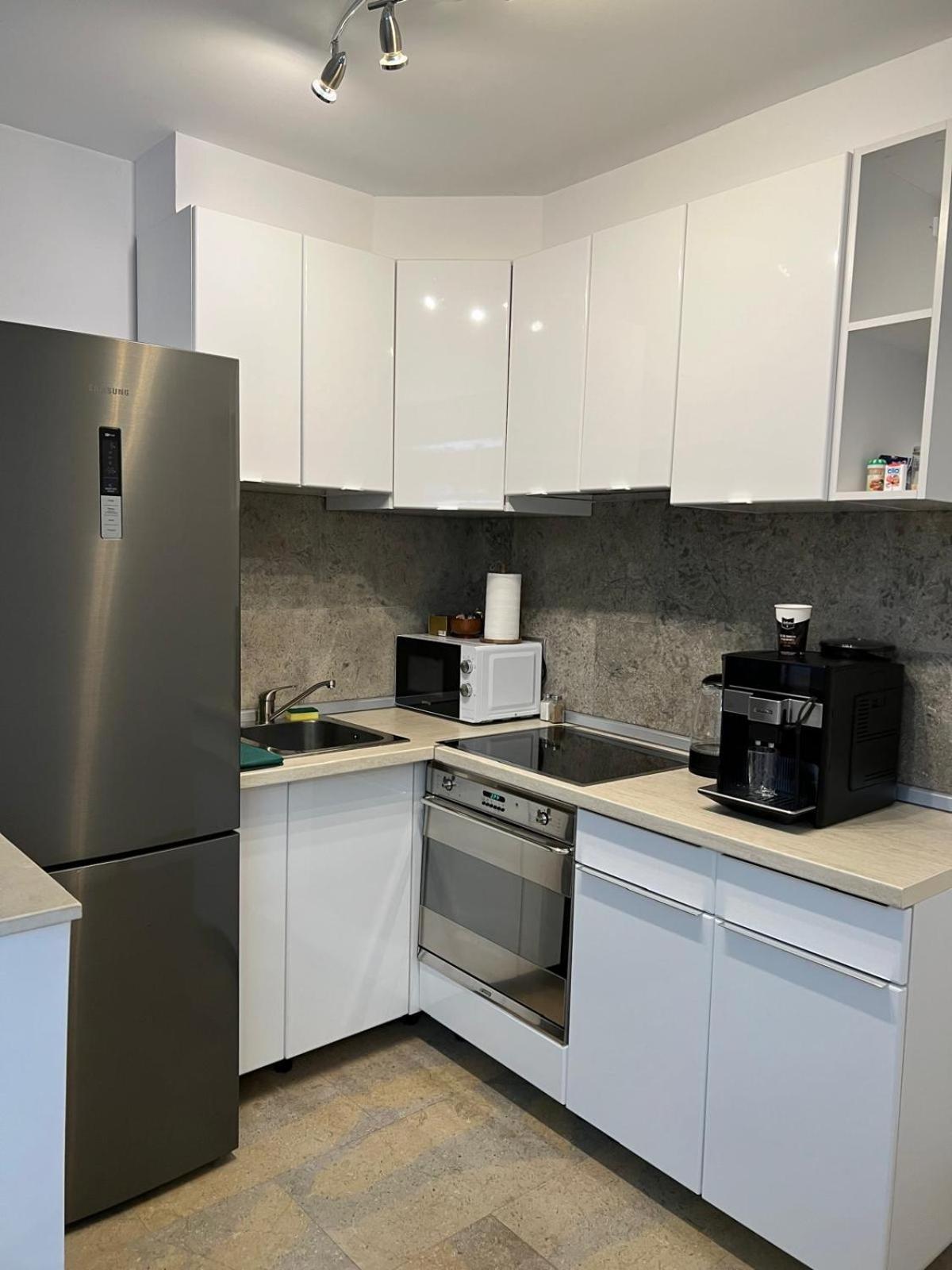 Luxus Cluj Airport Apartments 外观 照片