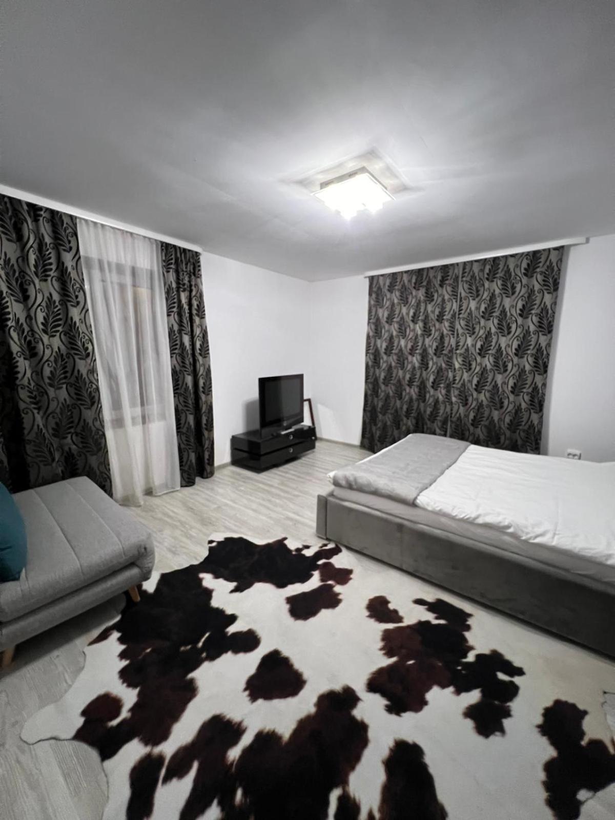 Luxus Cluj Airport Apartments 外观 照片