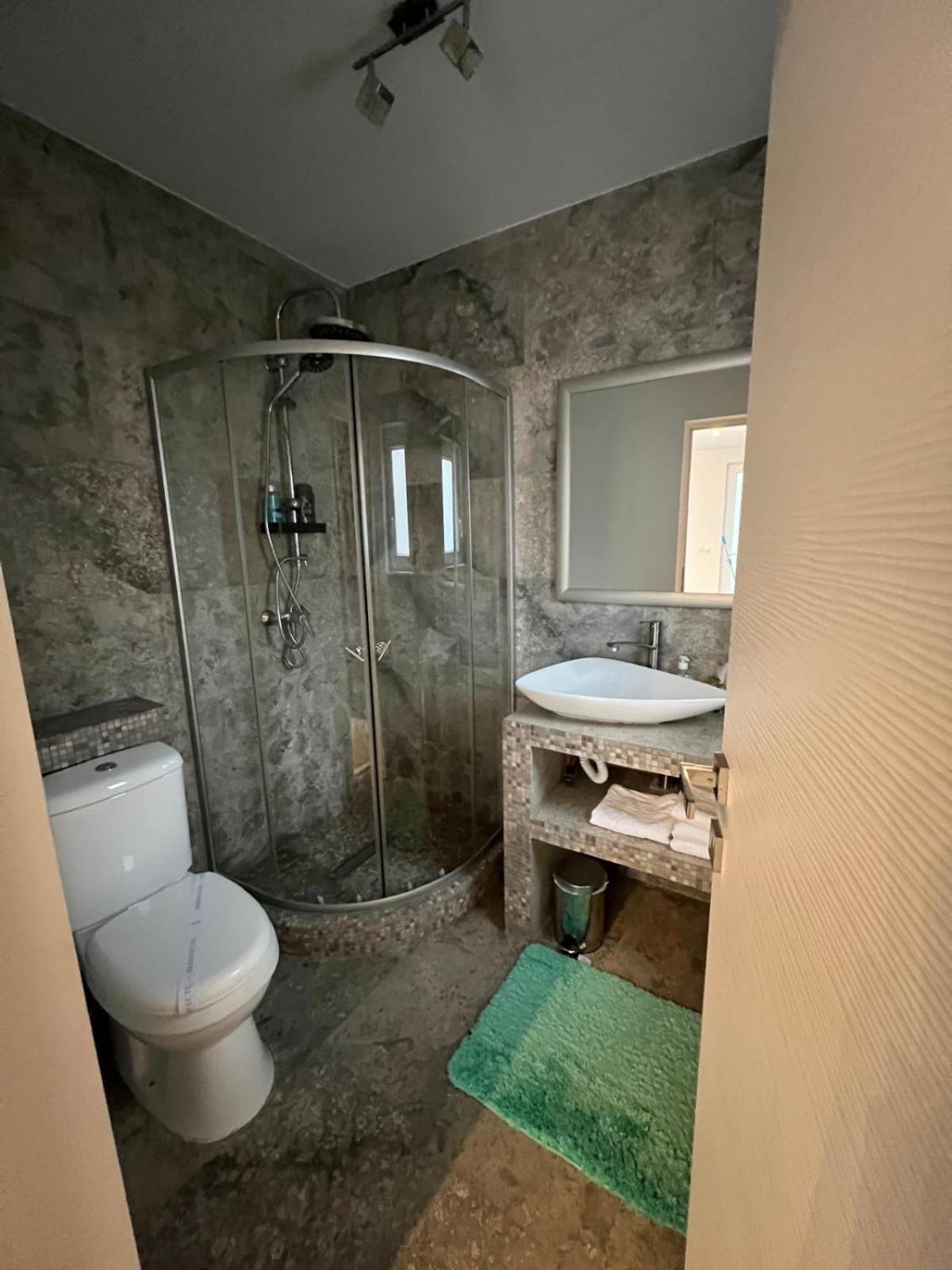 Luxus Cluj Airport Apartments 外观 照片