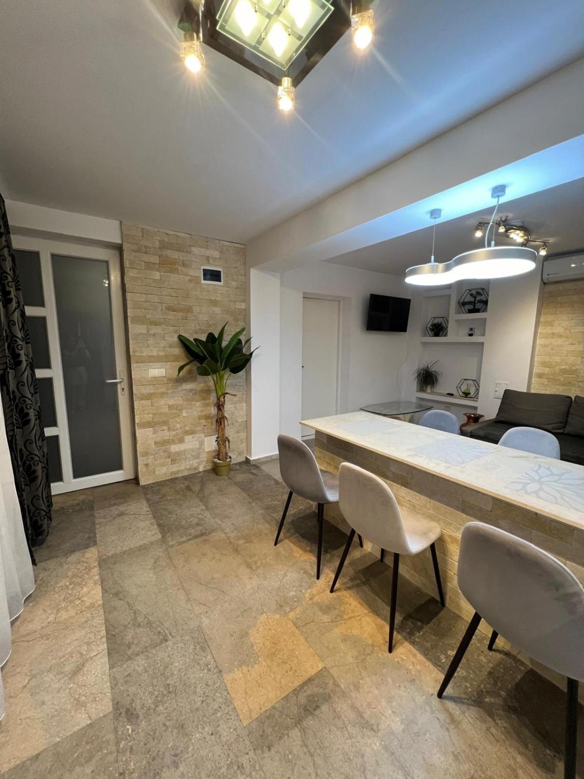 Luxus Cluj Airport Apartments 外观 照片