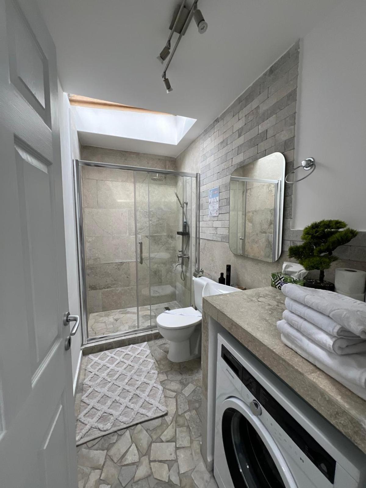 Luxus Cluj Airport Apartments 外观 照片